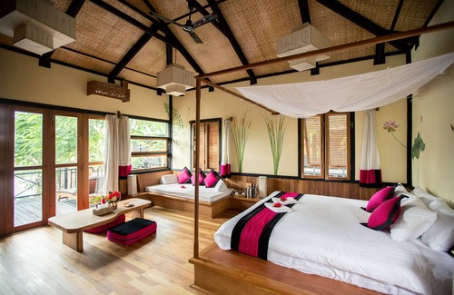 Nyaungshwe Hotel | Inle Heritage Stilt House