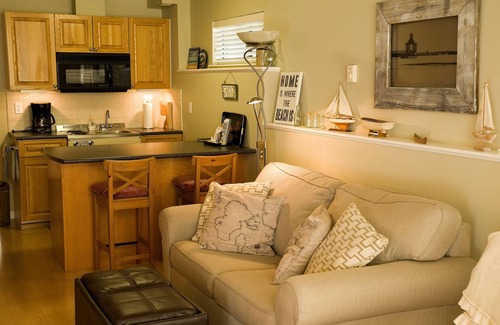 North Saanich Bed & Breakfast | Inlet Beach House B&B