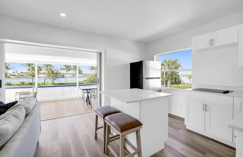 Palm Beach Shores Apartment | INLET PALM BEACHES