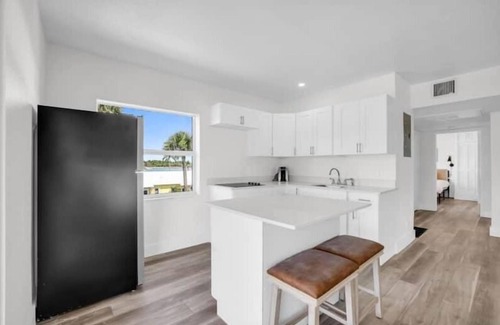 Palm Beach Shores Apartment | INLET PALM BEACHES