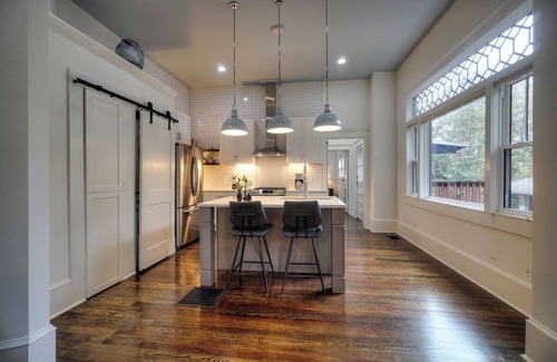 Inman Park Apartment | Inman Park Oasis: Historic Charm, Modern Comfort