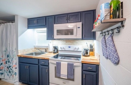 Frank Cottage | Inn a Nutshell at Linville!