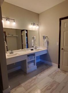 Wilmot Hotel | Inn at Amish Door