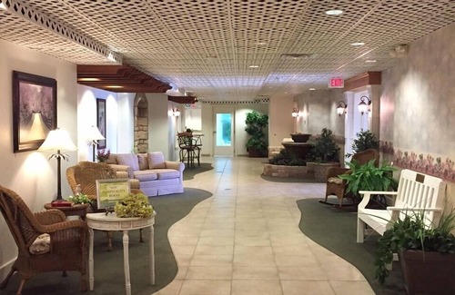 Wilmot Hotel | Inn at Amish Door
