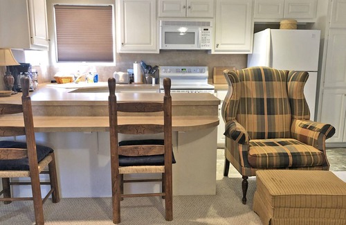 Burton Cottage | Inn at Indian Creek