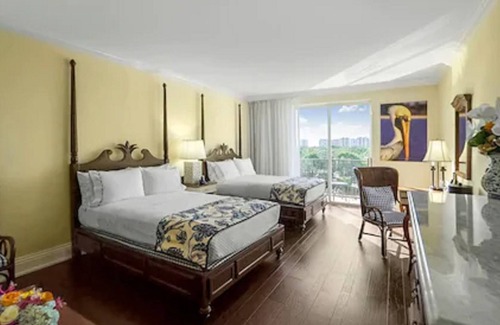 Pelican Bay Hotel | Inn at Pelican Bay