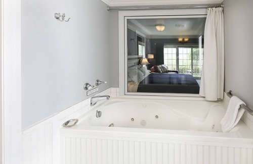 Trumansburg Hotel | Inn at Taughannock Falls