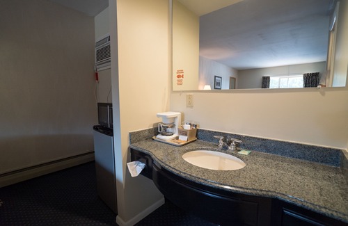 Bear Lake Hotel | Inn at the Alpine