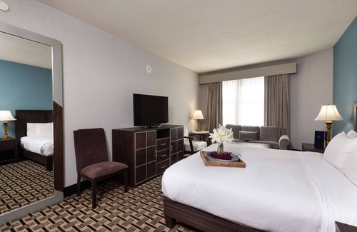 Downtown Baltimore Hotel | Inn at the Colonnade Baltimore - a DoubleTree by Hilton