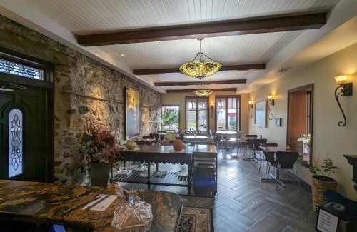 Kincardine Hotel | Inn at the Harbour