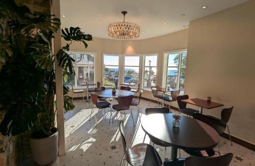 Kincardine Hotel | Inn at the Harbour