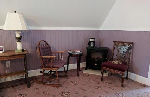 Village Green Hotel | Inn at the Park