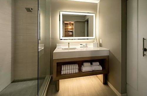 Downtown Hotel | Inn at the Pier