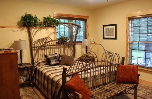 Schofield Bed & Breakfast | Inn at the River