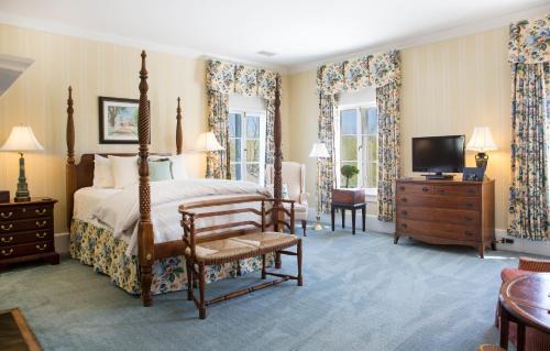 Severn Bed & Breakfast | Inn at Warner Hall