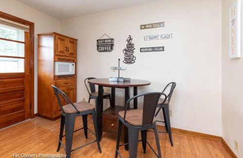 Canton Villa | Inn Between-Asheville/Waynesville