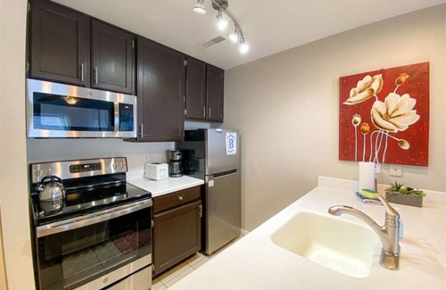 Harbor Village Condo | Inn Building Condo #103 updated, pool side view