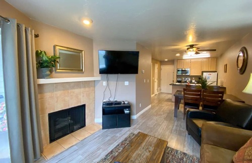 Harbor Village Condo | Inn Building Condo #110 (Pet friendly, free Wi-Fi)