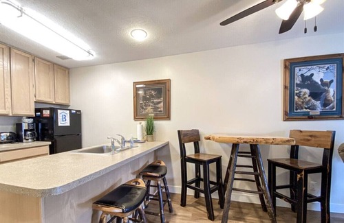 Harbor Village Condo | Inn Building Condo#113 - Ground Level, Pool Side