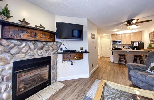 Harbor Village Condo | Inn Building Condo#113 - Ground Level, Pool Side