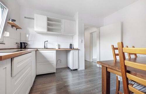 Hildesheim District House | Inn 'Haus Am Garten' with Private Terrace, Garden and Balcony