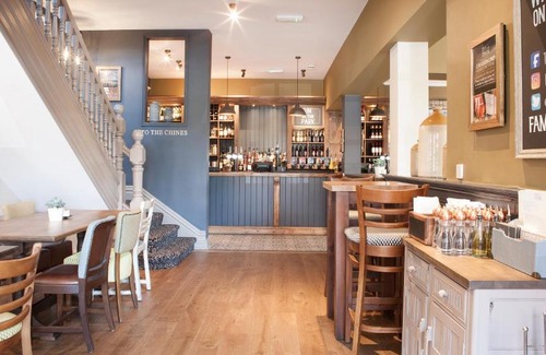 Canford Cliffs Hotel | Inn in the Park