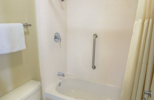 Hunt Club Hotel | Inn of America - Palm Beach Gardens