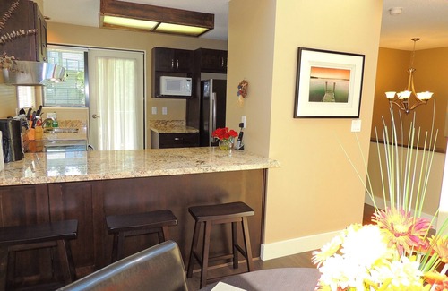 North Oyster Condo | "INN OF THE SEA" : A Vancouver Island Waterfront Vacation Paradise: