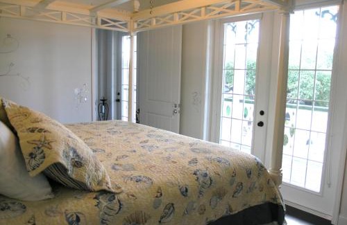 New Smyrna Beach Bed & Breakfast | Inn on the Avenue