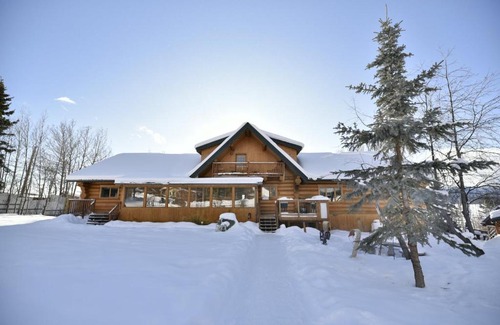 Marsh Lake Resort | Inn on the Lake - Whitehorse