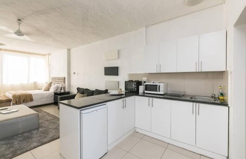 Greater Johannesburg Metropolitan Area Hotel | Inn & Out Sandton Park