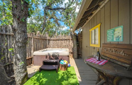 Wimberley House | Inn the Woods Family Cabin with Hot Tub and Fire Pit