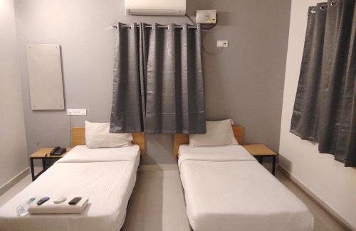 Porur Hotel | Inn34 By Blessings Hospitality - Porur Near DLF