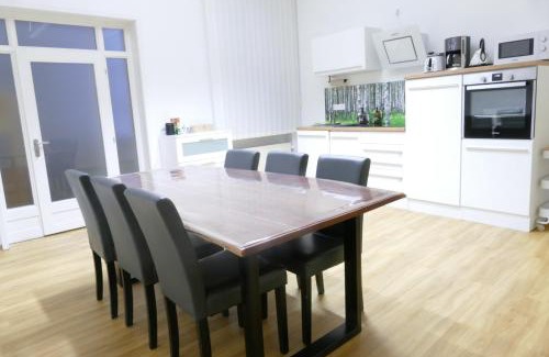 Greifswald Apartment | Innenstadt - 110m2 wunderschöner Altbau am Landesmuseum mit 3 Schlafzimmern und 2 Bädern