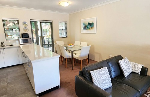 Redfern Apartment | Inner City Apartment - Moments to the City Centre