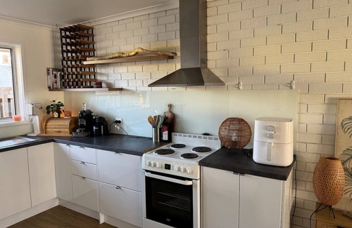 Belmont House | Inner City Cozy Retreat Near Geelong CBD