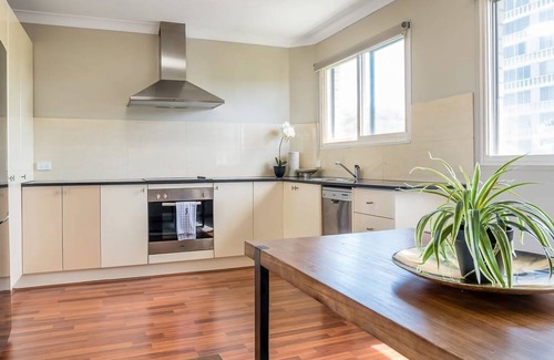 Indooroopilly Apartment | Inner City Pad Indooroopilly
