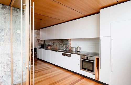 Hobart Central Business District House | Inner-city sanctuary with off-street parking