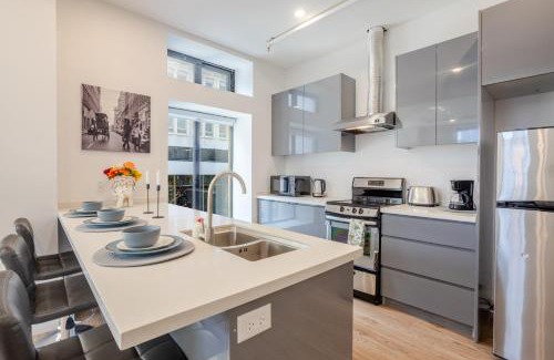 Downtown Montreal Apartment | Inner-City Studio on Bishop -Heart of MTL