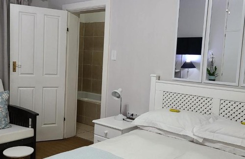 Morningside Bed & Breakfast | Innes Road Durban Accommodation Private Double Room with Private Bathroom