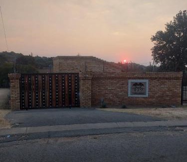 Krugersdorp House | Inni Bush Guesthouse