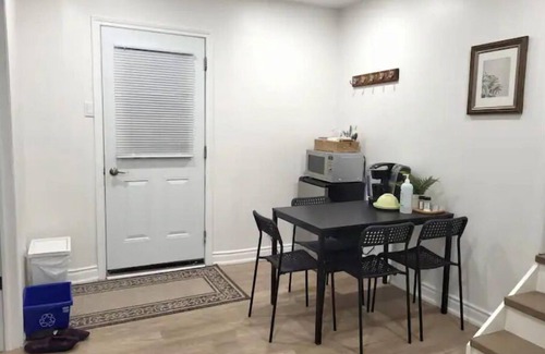 Alcona House | Innisfil HomestaynRenovated home away from home located in the heart of Innisfil