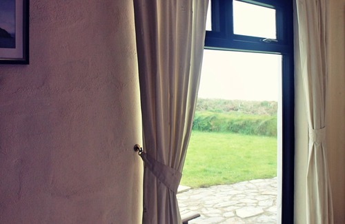 Ballinskelligs Cottage | Innisfree House 4 Bedroom Altantic View AVAILABILITY July 19th - August 2nd