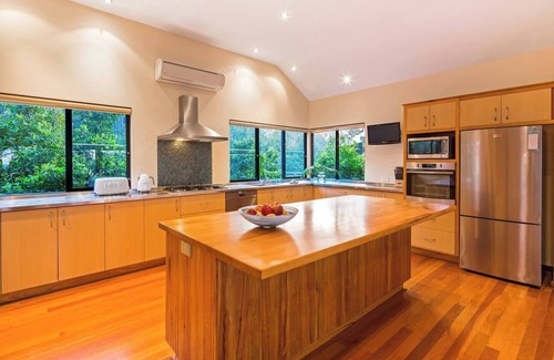 Quedjinup House | Innisfree Tranquil Stilted Retreat Near Yallingup