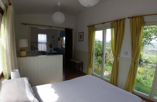 Fivemilebourne Apartment | Innisfreedom cabin