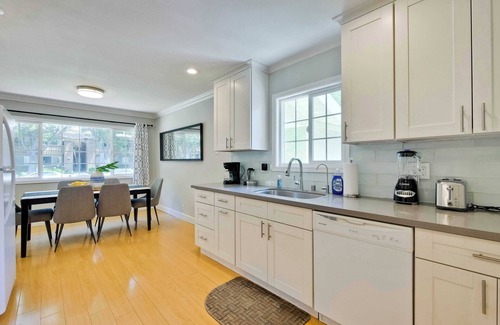 Santa Clara House | Innovative Silicon Valley Retreat｜2BR Modern｜Pet-Friendly Flex Lease Home #41841