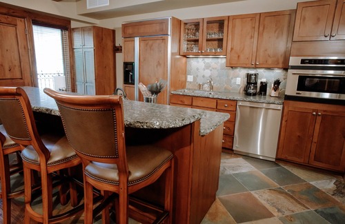 West End Condo | Innsbruck Aspen | Deluxe Two-Bedroom Suite 03 w/Hot tub, Centrally located