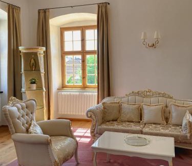 Aurolzmunster Hotel | Innviertler Versailles