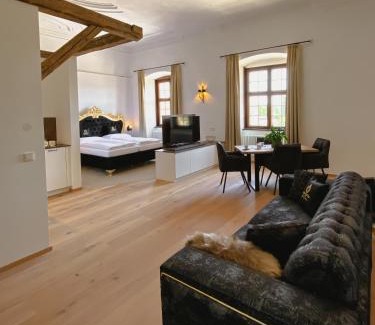 Aurolzmunster Hotel | Innviertler Versailles