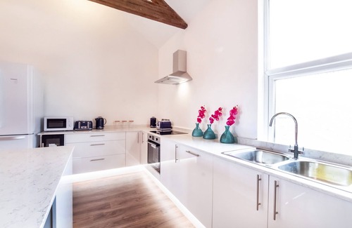 York Cottage | Innvigour Bespoke House - sleeps 20 guests in 6 bedrooms